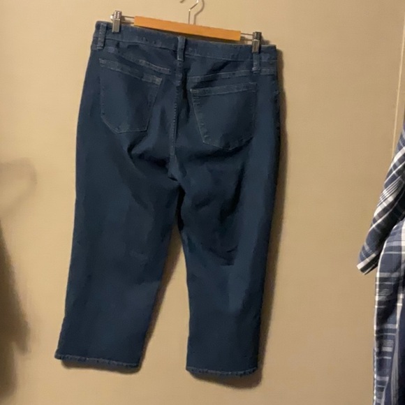 Riders by Lee Blue Capris - Picture 2 of 6